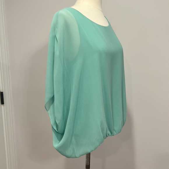 New! Vince Camuto Blouse in perfect condition - Picture 5 of 9